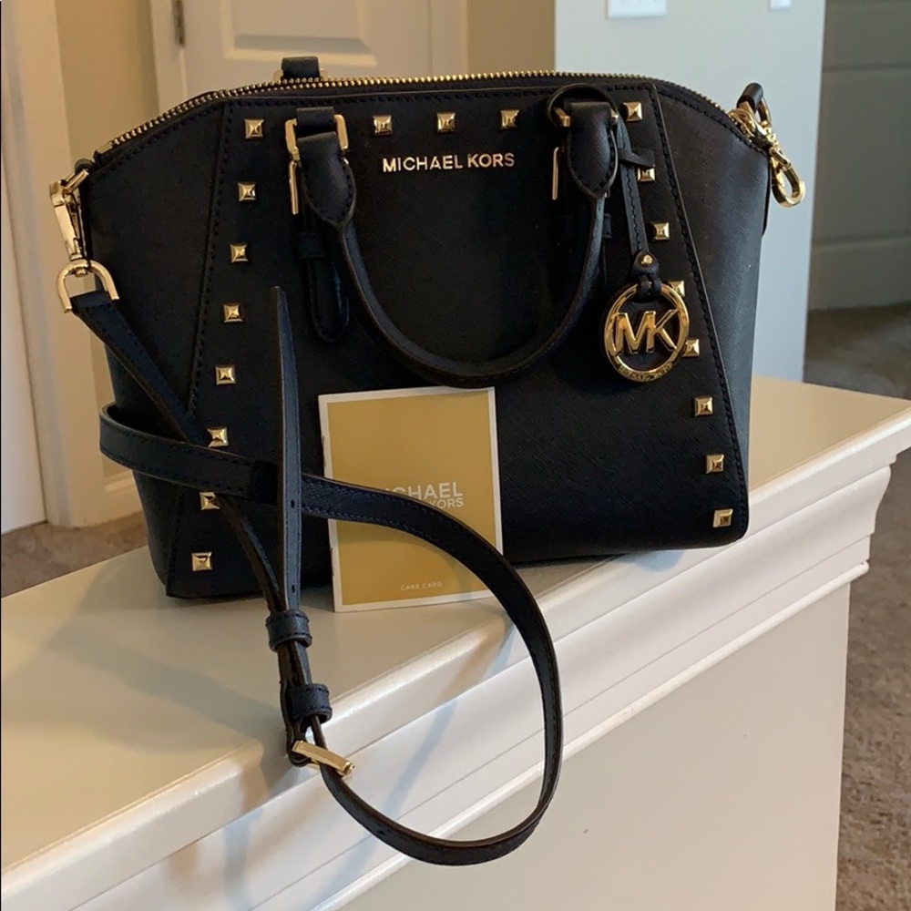 Michael Kors navy crossbody purse